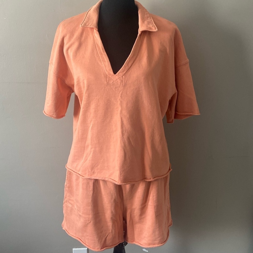 Universal Thread Cropped Orange Short Sleeve Sweatshirt & Shorts Sz L NWT